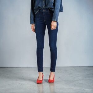 NEW, Levi's 720, High Rise Super Skinny Jeans, Size 26, Stretch Dark Wash Denim